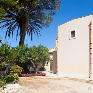 https://casolare-nelle-saline.sicilyhotelsitaly.net